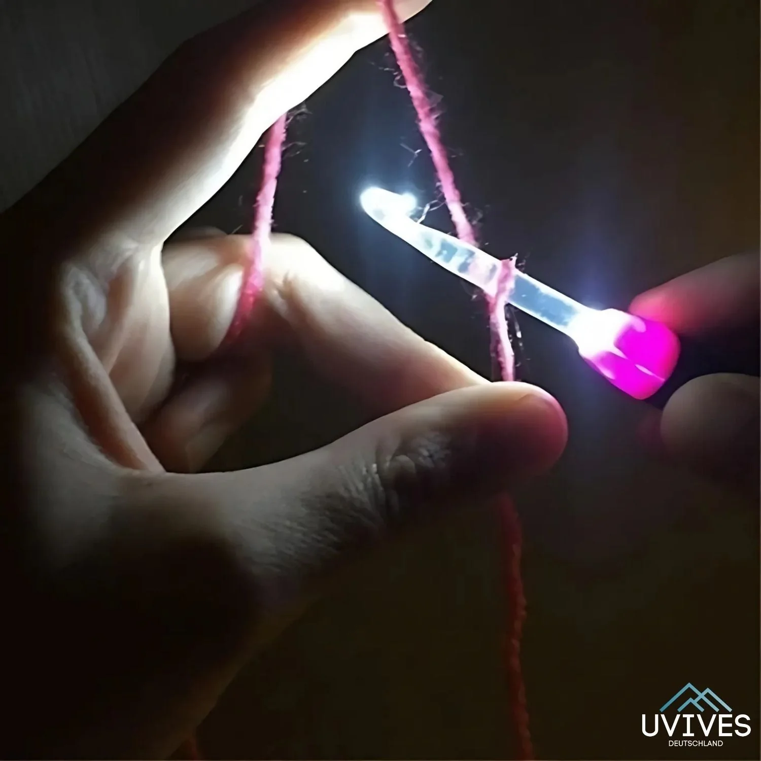 BrightLoop™ - Rechargeable luminous crochet hook set - Image 8
