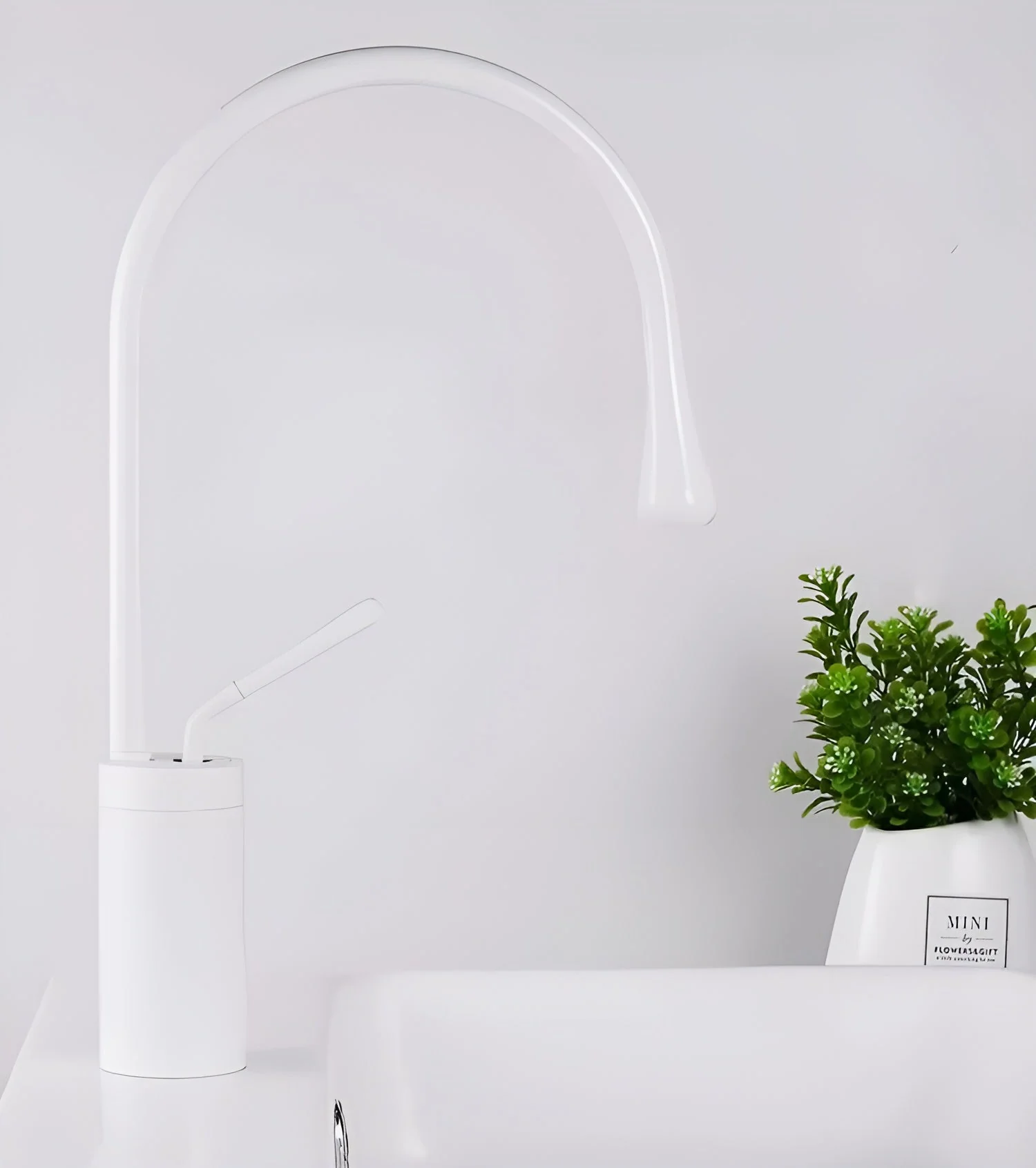 FlexFlow – Effortless 360° Faucet Control for a Drip-Free Life - Image 9